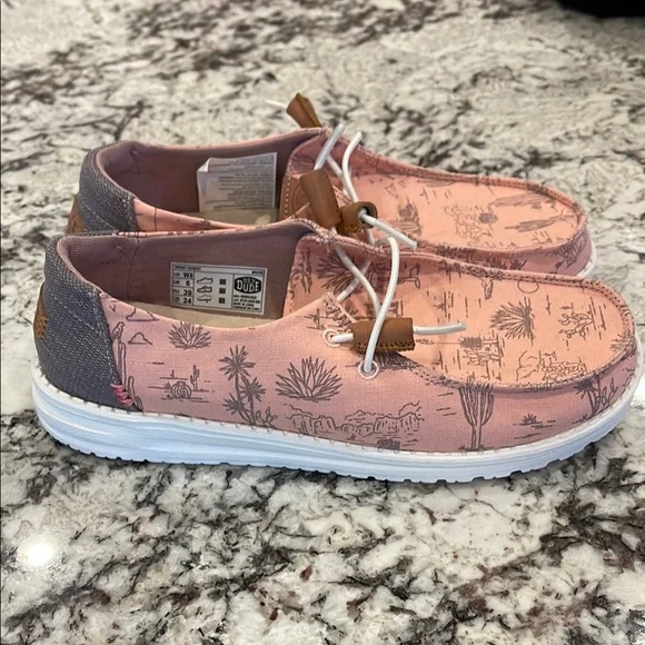 Hey Dude Pink Moccasins Casual Shoes - Picture 2 of 5